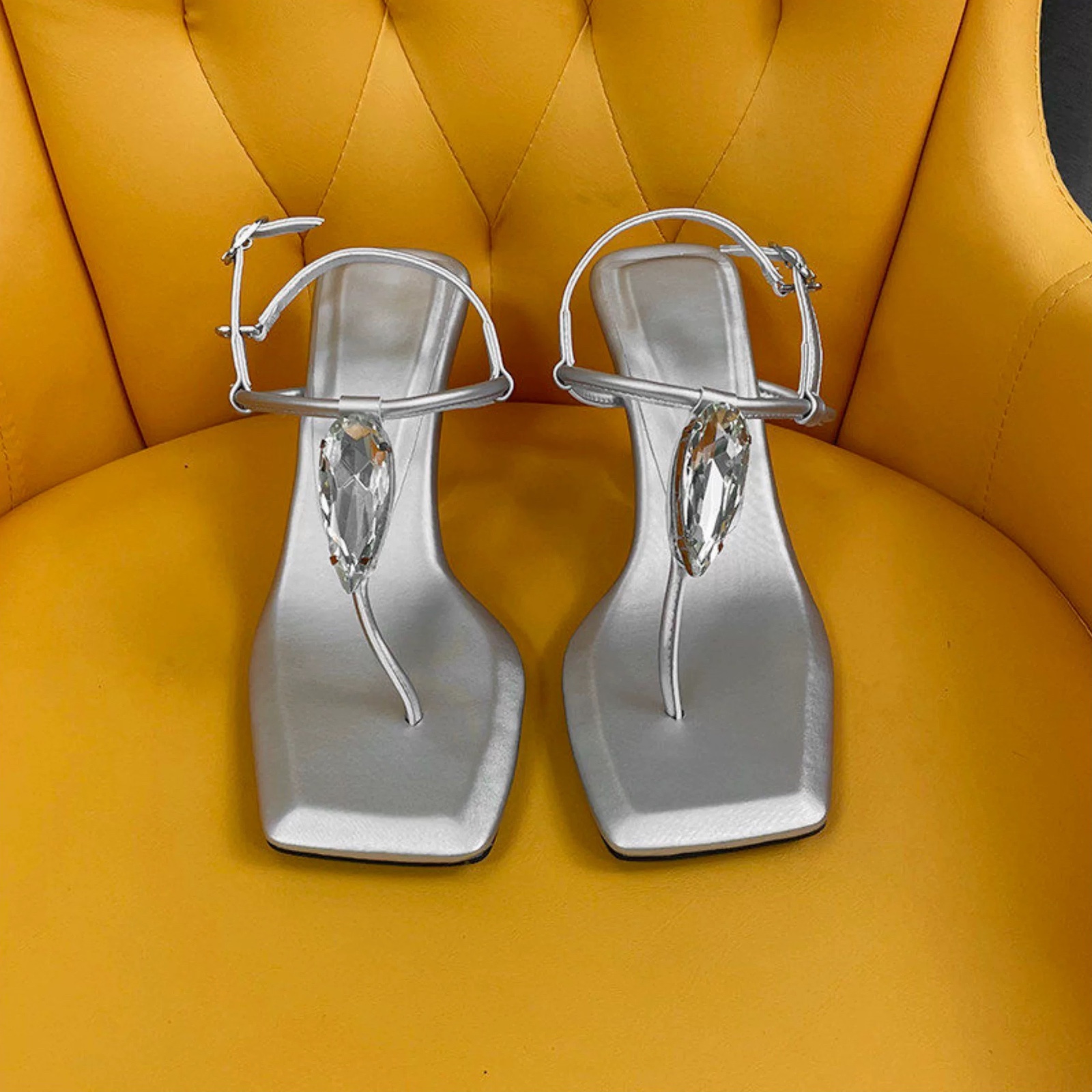 Sandalias Jewel One Strap, Nue - Summer Clothing Stores reseña y precio