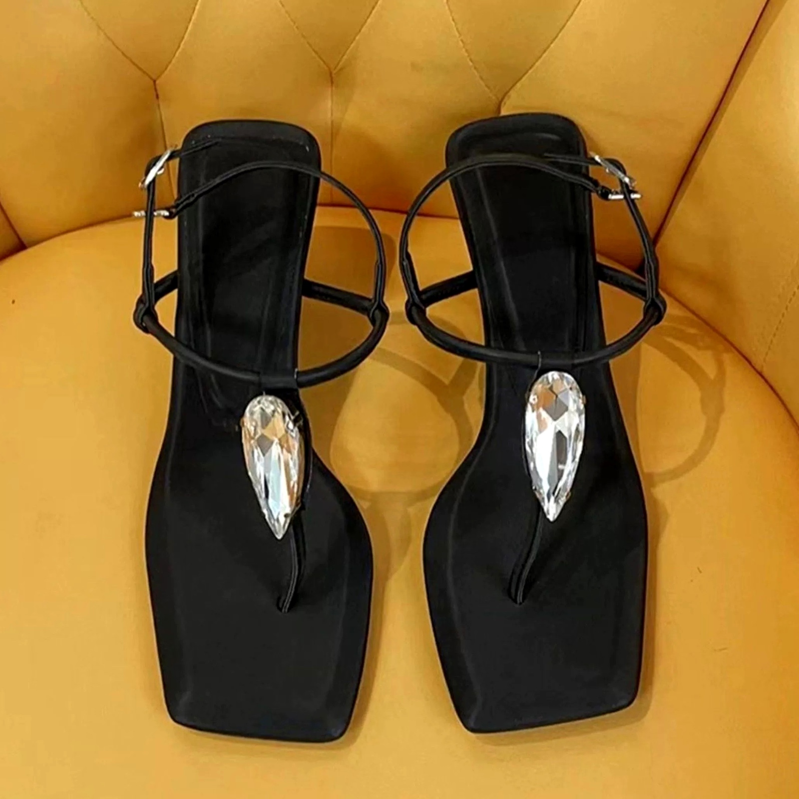 Sandalias Jewel One Strap, Nue - Summer Clothing Stores reseña y precio